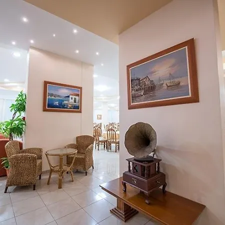 Park & Hotell 4*